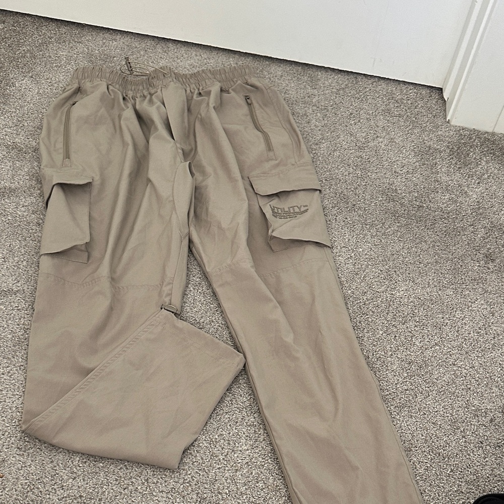Utility Men's Khaki Cargo Pants